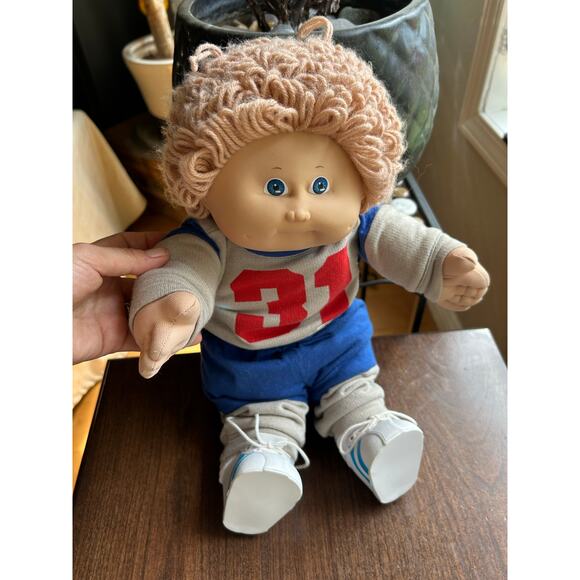2 1983 Cabbage Patch Kids Boy Athlete w/ Blue Eyes & VTG BALDY PREEMIE - Picture 3 of 12